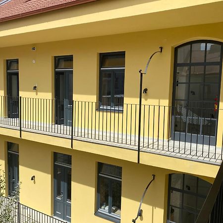 Aparthotel Honest Karlin Praga Esterno foto