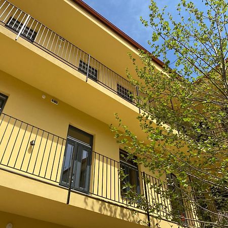 Aparthotel Honest Karlin Praga Esterno foto