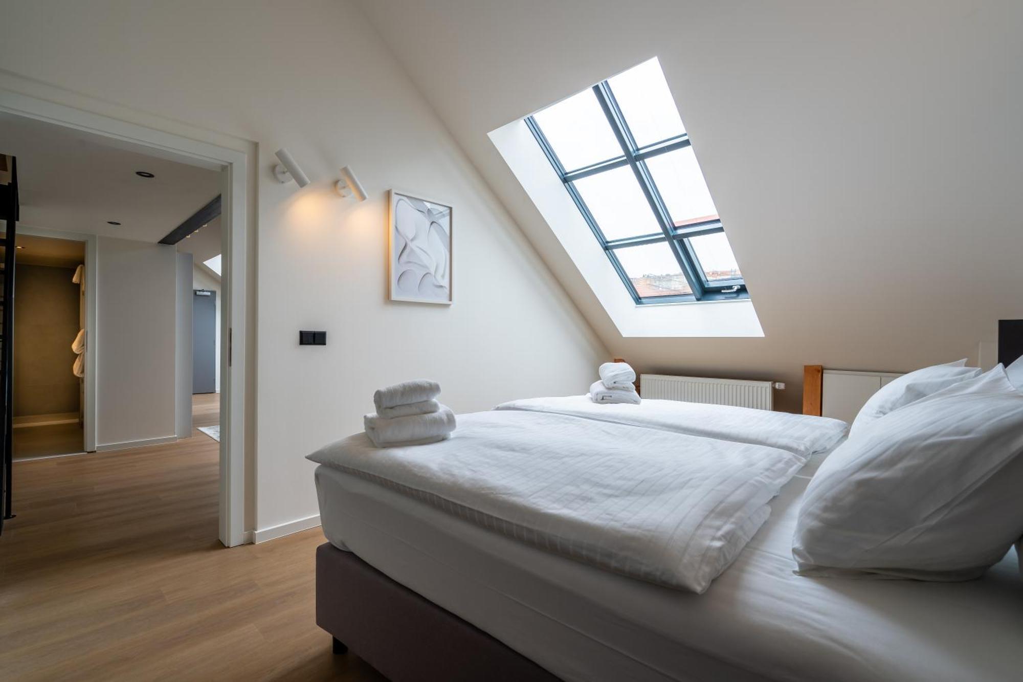 Aparthotel Honest Karlin Praga Esterno foto